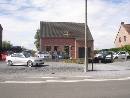 Photo de la façade du garage d'occasions automobiles Mike