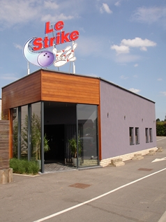 Photo de la façade du bowling de Crisnée